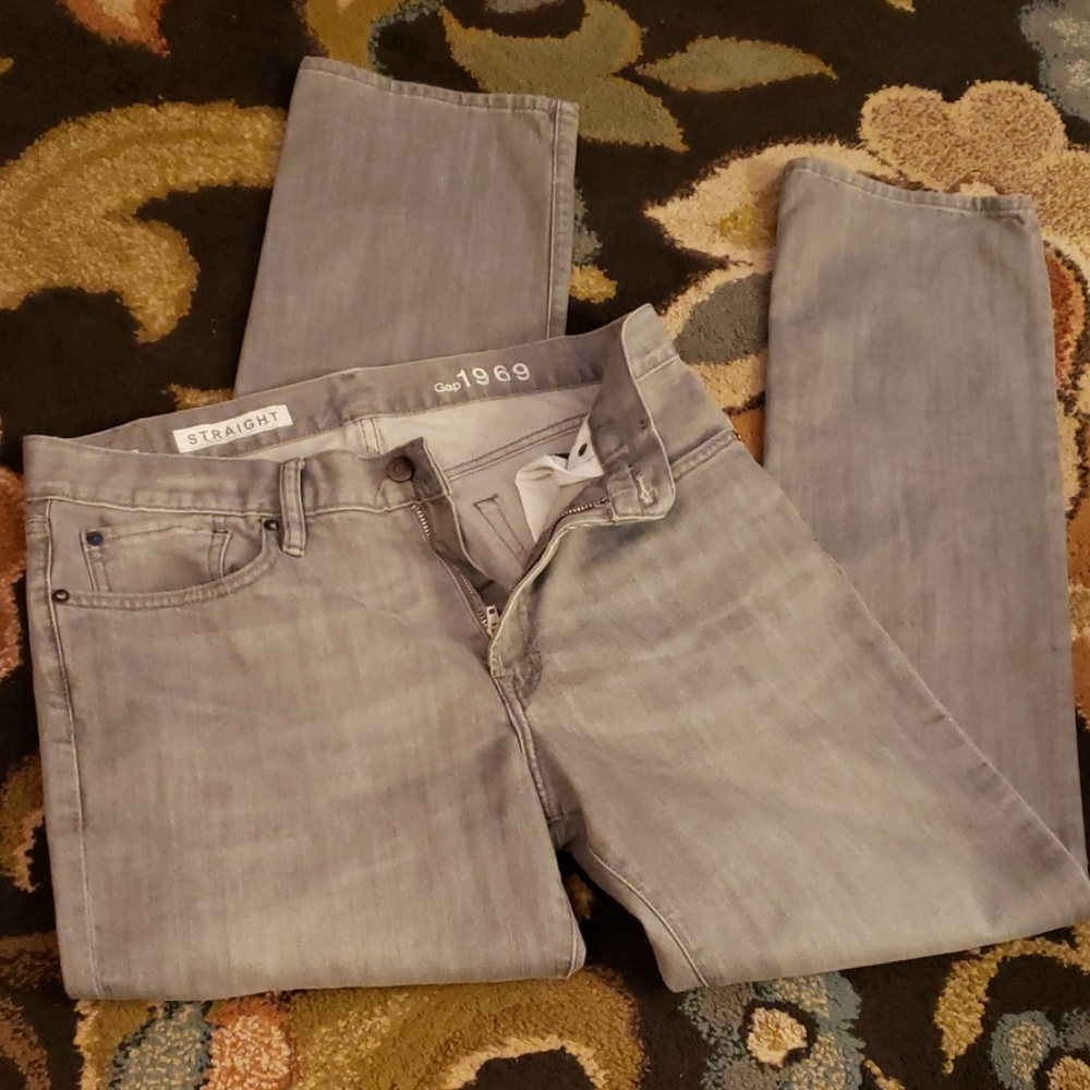 EUC- 33x32 Gap 1969 Mens Gray Jeans